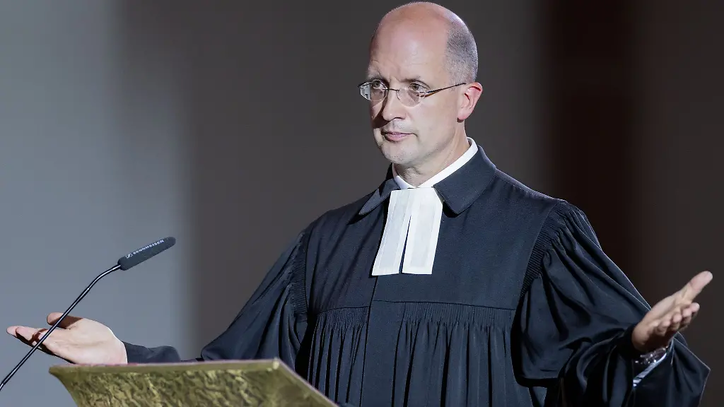 Der-rheinische-Praeses-Thorsten-Latzel-geht-in-seiner-Predigt-auf-die-bedrueckende-Nachrichtenlage-ein-Archivbild