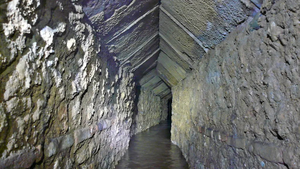 epi-224368896-DPA-BF-dpa-5FB332004673660B-jpg-Wassermangel-und-Hit