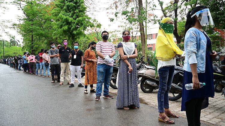 Bisher erhielten in Indien nur 38,2 Millionen Einwohner eine Impfung.