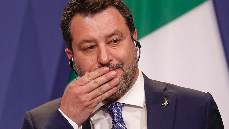 Matteo Salvini ließ die Geflüchteten zunächst nicht von Bord der "Gregoretti". 