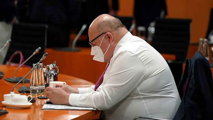 Minister Peter Altmaier sieht die massiven Wirtschaftshilfen als Erfolg.