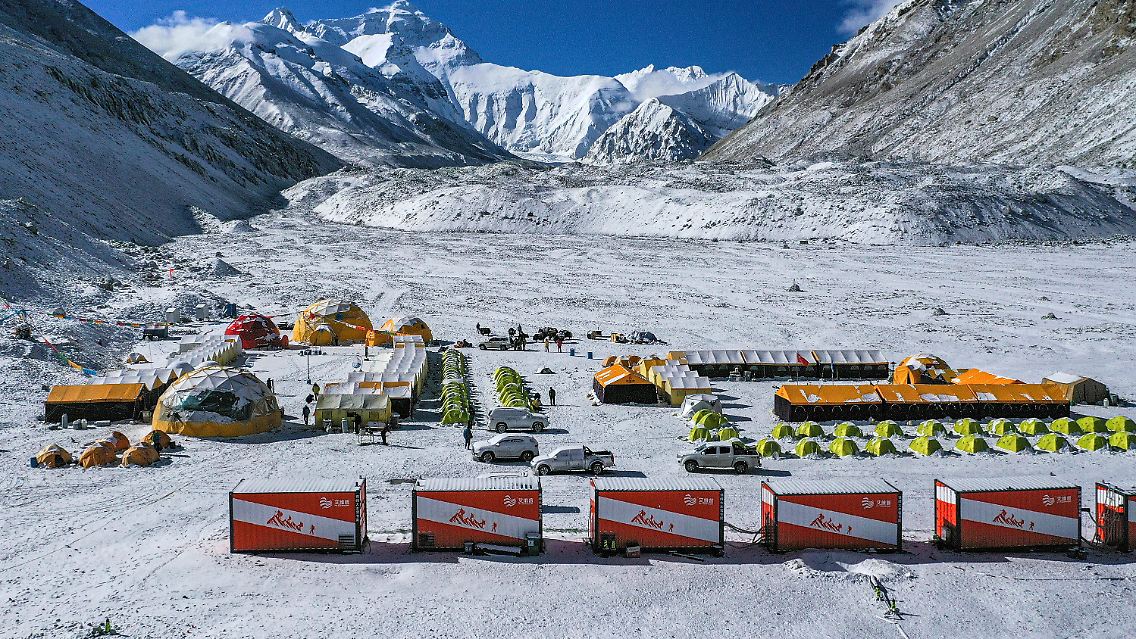 Ein Basecamp auf der chinesischen Seite des Mount Everest.
