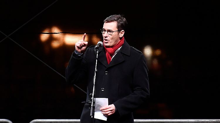 Der Liberale Gergely Karacsony hat im von ihm regierten Budapest an Protesten für die Freiheit der Kunst teilgenommen.