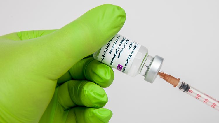 "Der Schutz ist schon nach der ersten Astrazeneca-Impfung sehr gut", meint Kretschmer.
