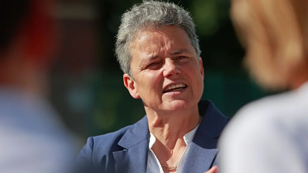 Digitalministerin-Lydia-Hueskens-FDP-will-bis-2030-einen-flaechendeckenden-Glasfaserausbau-in-Sachsen-Anhalt