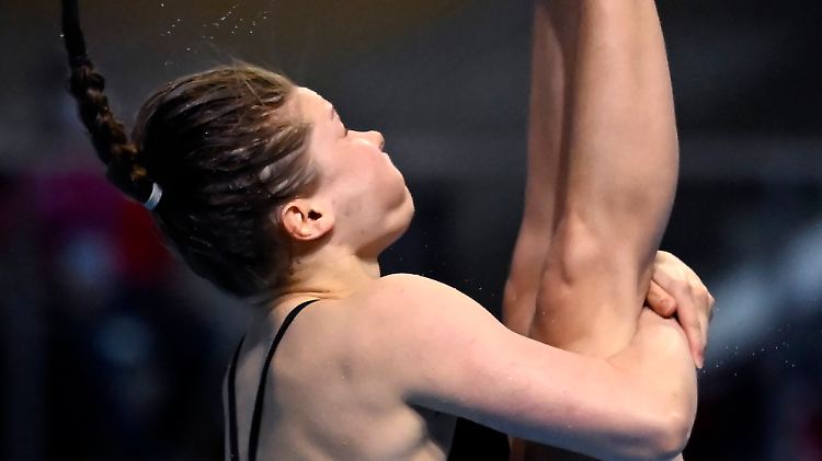 Punzel während ihres Sprungs zu Gold.