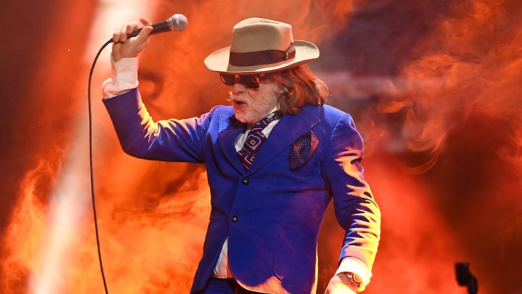 Panikrocker Helge Schneider.