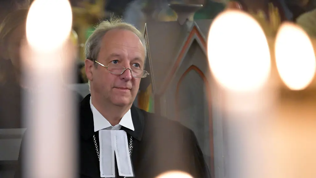 Landesbischof-Christian-Staeblein-nimmt-in-seiner-Weihnachtsbotschaft-Bezug-auf-den-Anschlag-in-Magdeburg