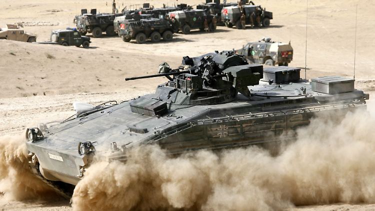 Ein Bundeswehr-Panzer vom Typ Marder im Einsatz in Afghanistan
