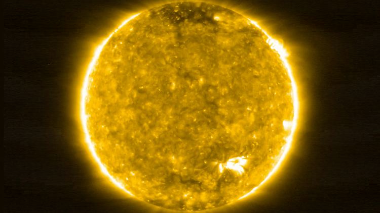 "Solar Orbiter" nahm zuvor bereits Bilder der Sonne auf, etwa dieses aus dem letzten Jahr. Die aktuellen Aufnahmen wurden im Februar gefilmt, kamen aber erst jetzt an.
