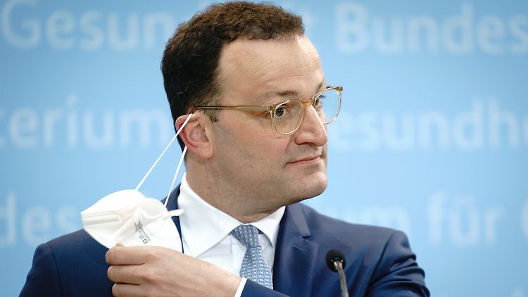 Jens Spahn muss sich nicht zum  ersten Mal Vorwürfe für sein Krisenmanagement gefallen lassen. 