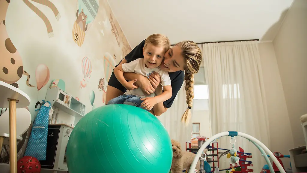 Der-Arbeitgeber-muss-bei-seiner-Entscheidung-ueber-die-Verteilung-der-Arbeitszeit-auch-die-familiaeren-Belange-der-Arbeitnehmer-angemessen-beruecksichtigen