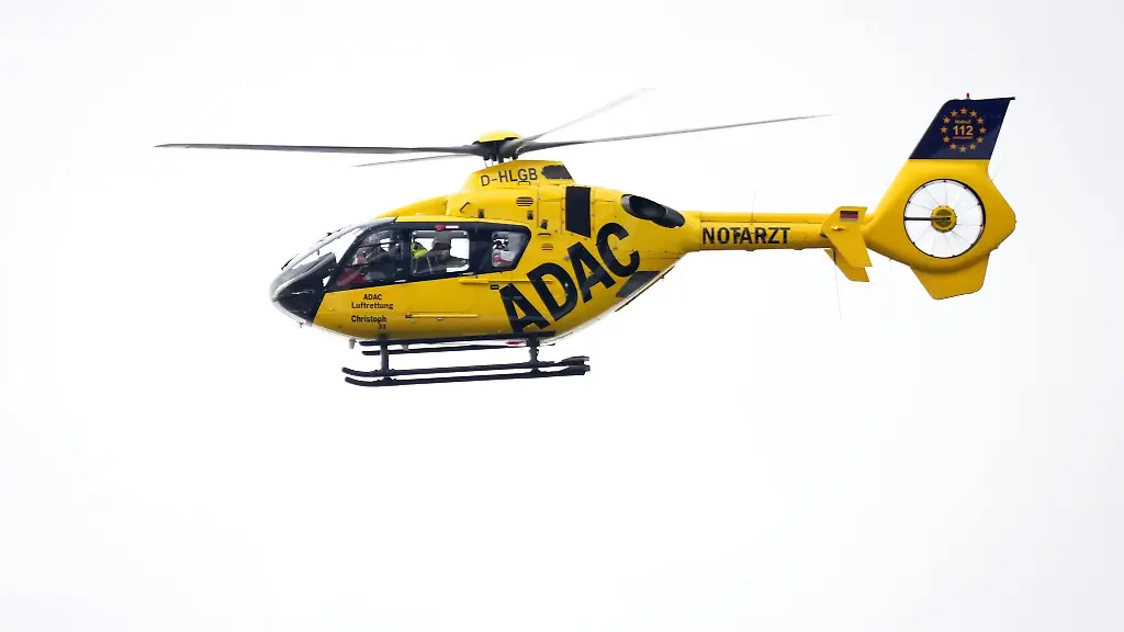 Per-Hubschrauber-wurde-der-schwer-verletzte-Elfjaehrige-in-ein-Krankenhaus-geflogen