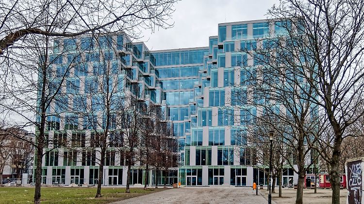 Zalando hat sich aus dem früheren Galeria Warenhaus am Berliner Ostbahnhof seine Firmenzantrale geschneidert.