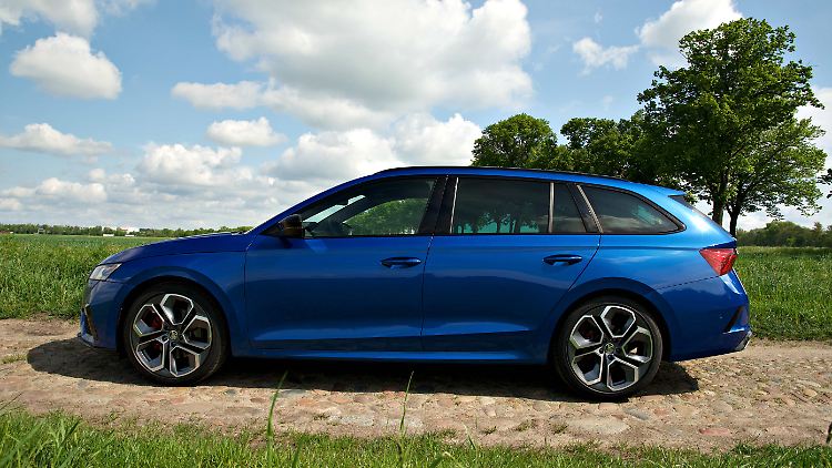 Der Skoda Octavia RS TDI ist mit 245 km/h in der Spitze angegeben. Das Tempo erreicht er real nicht ganz.