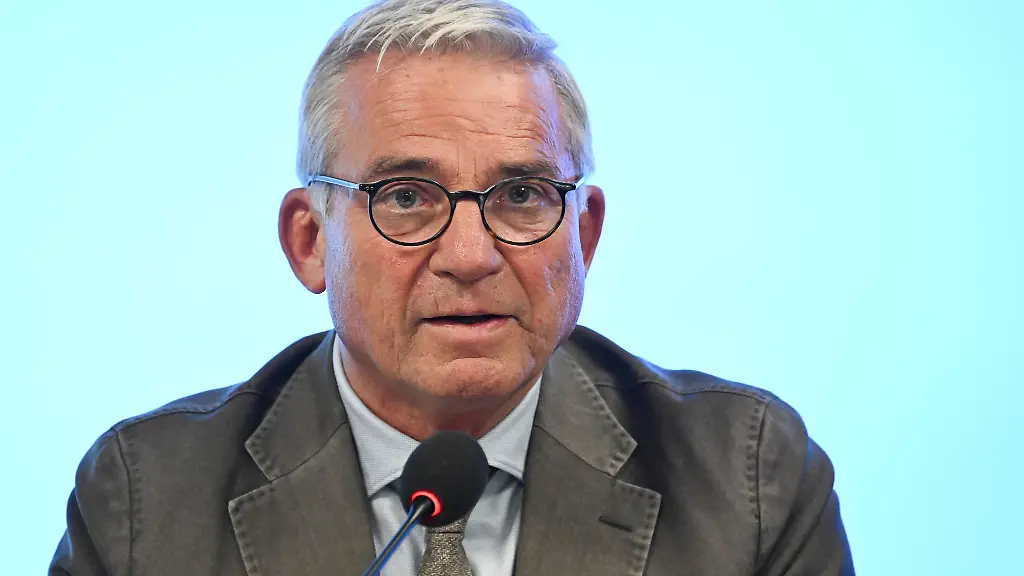 Baden-Wuerttembergs-Innenminister-entsendet-Polizisten-nach-Magdeburg