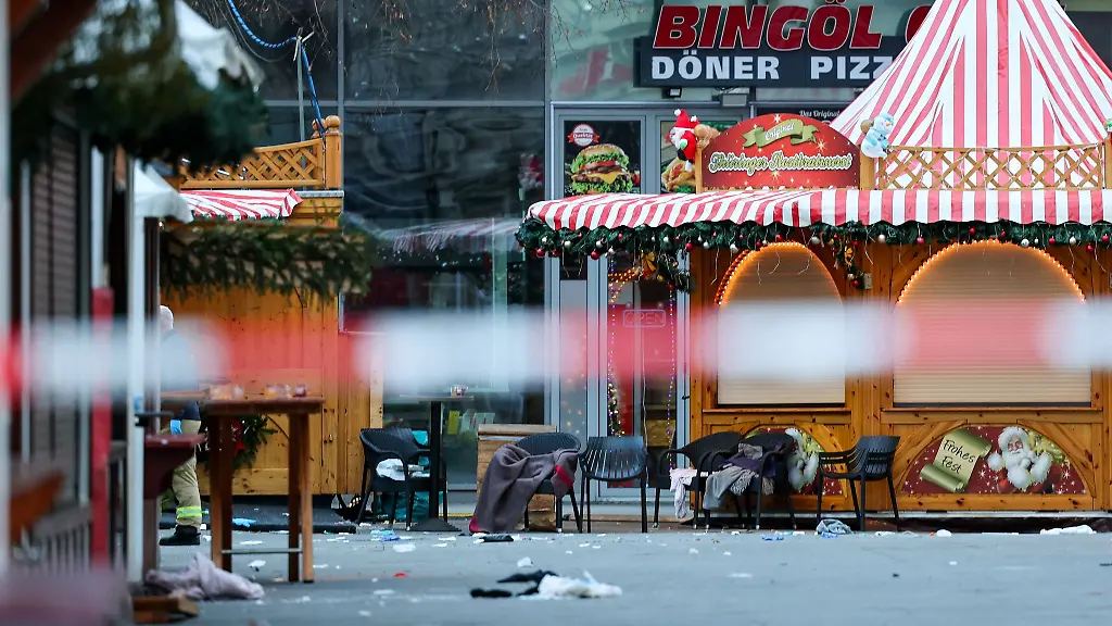 Ein-Auto-raste-am-fruehen-Freitagabend-auf-einem-Weihnachtsmarkt-in-Magdeburg-in-eine-Menschengruppe