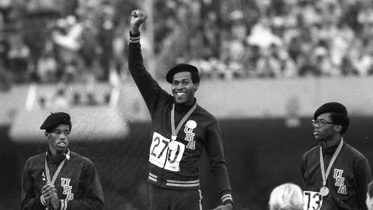 Lee Evans (mitte) protestierte bei den Olympischen Spielen 1968 in Mexiko gegen Rassendiskriminierung.