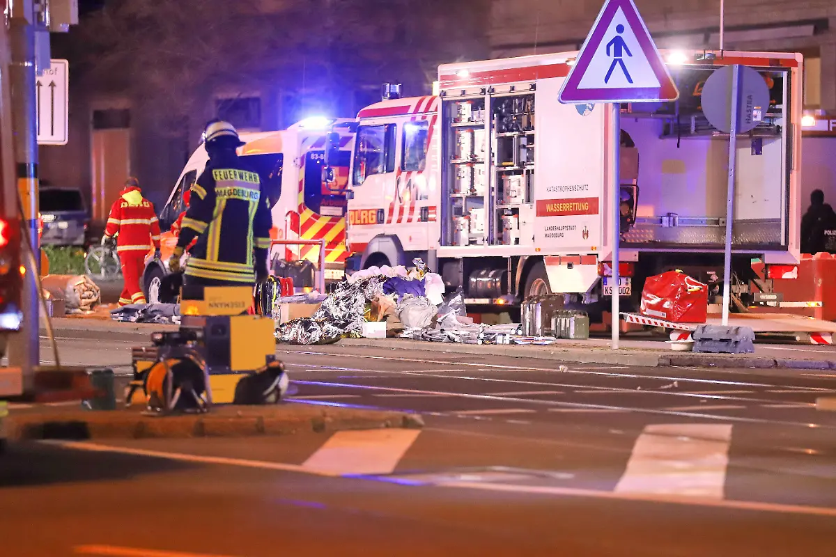 d0999b068c2d44d38e54c01e6dace6b6