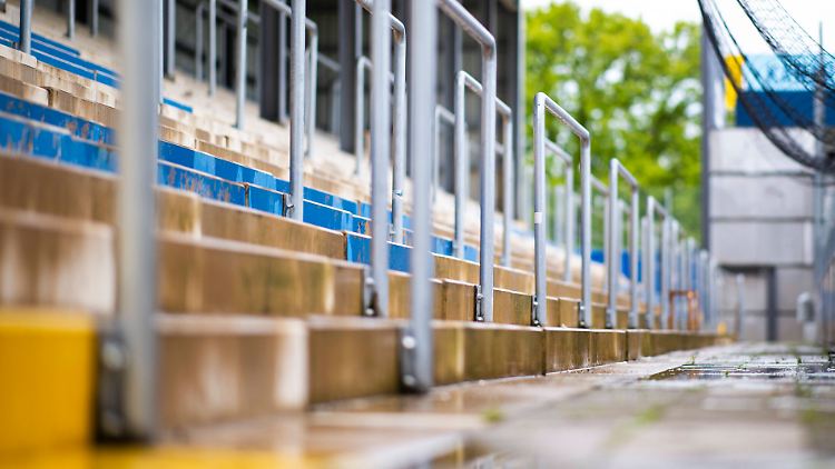 Viele Klubs brauchen volle Tribünen zum wirtschaftlichen Überleben. Doch seit Beginn der Pandemie bleiben diese Einnahmen aus.