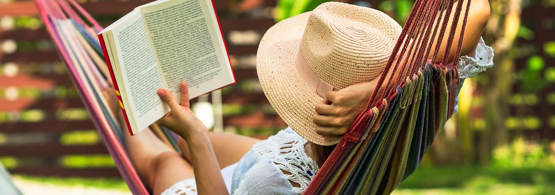 Historische Romane versetzen den Leser in eine fremde Zeit.