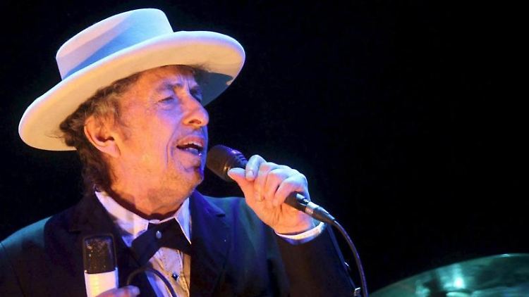 Bob Dylan bezeichnet die Vorwürfe gegen ihn als unwahr.