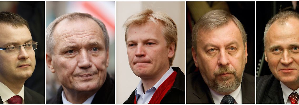 Die Präsidentschaftskandidaten Alexander Mikhalevich, Wladimir Nekljajew, Vitali Rymaschewski, Andrei Sannikov and Nikolai Statkevich (von links).
