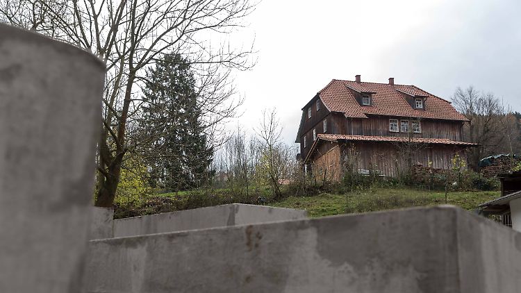 2017 setzte das Zentrum für politische Schönheit Höcke neben sein Haus in Bornhagen eine Kopie des Holocaust-Mahnmals.