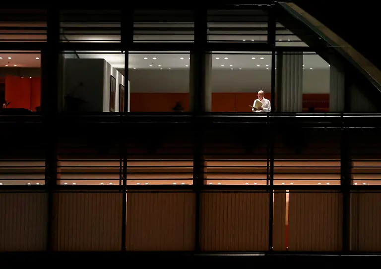 2024-11-06T171924Z-94361347-RC2TZAAX8MKN-RTRMADP-3-GERMANY-POLITICS-COALITION