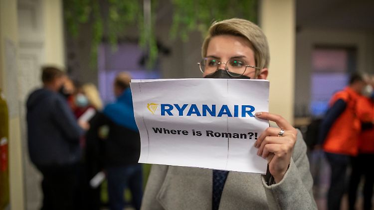 Der im Exil lebende Roman Protasewitsch war von den Behörden in Minsk aus dem Flugzeug heraus festgenommen worden.