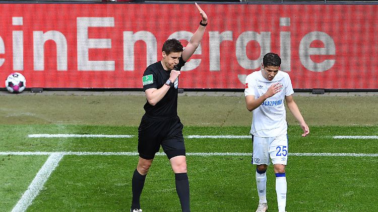 Daniel Siebert nahm die erste Kölner Führung zurecht zurück.
