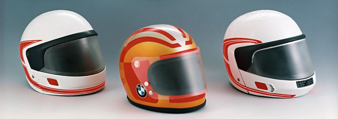 Der Systemhelm hat in 40 Jahren fast die ganze Motorradwelt erobert.