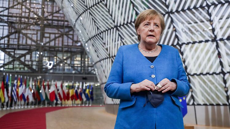 Kanzlerin Merkel weist die belarussischen Angaben zur Erklärung der Zwangslandung als "vollkommen unglaubwürdig" zurück.
