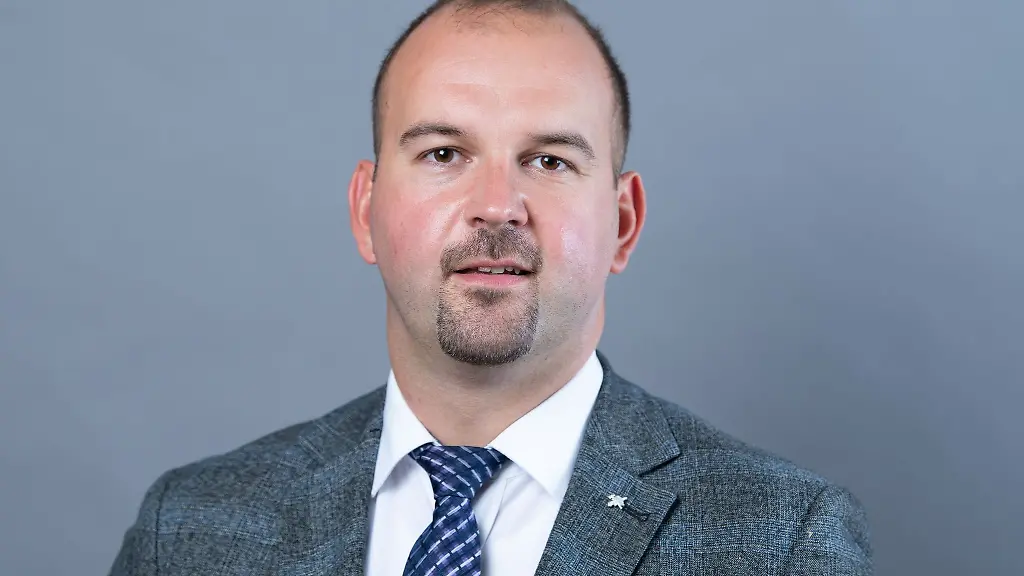 Aus-der-AfD-Fraktion-geflogen-Daniel-Roi