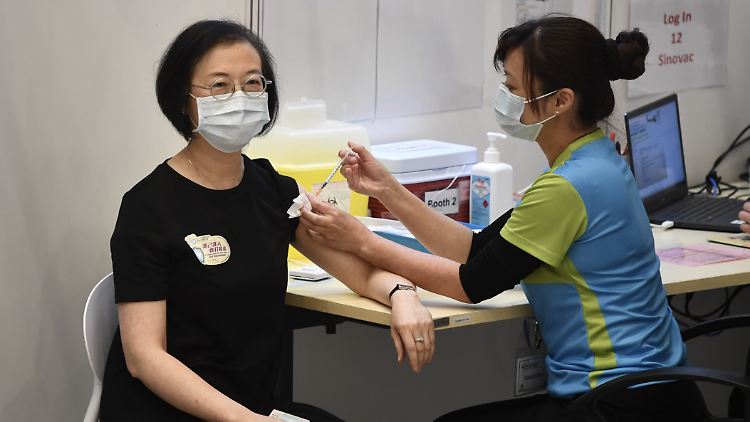 In Hongkong gilt das Virus als so gut wie besiegt - deshalb sinkt in der Bevölkerung die Impfbereitschaft.