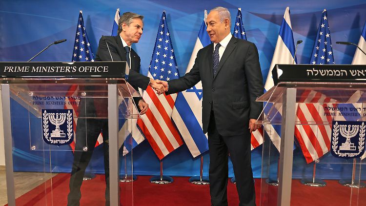 Blinken (l., mit Netanjahu) bekräftigte Israels Recht auf Selbstverteidigung.