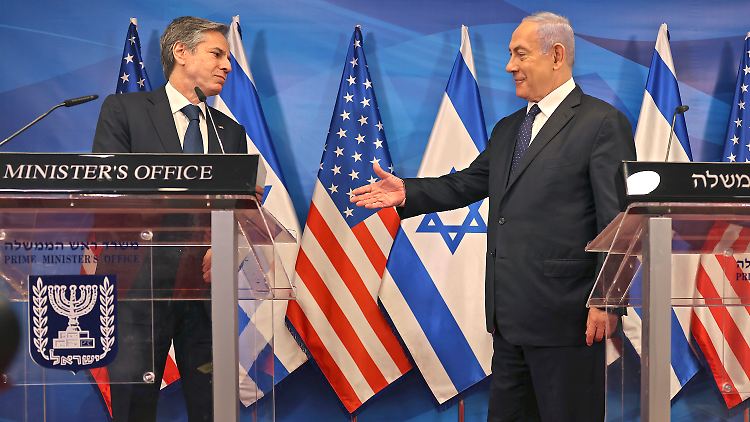 US-Außenminister Blinken (l.) traf in Jerusalem auf Israels Premierminister Netanjahu. 