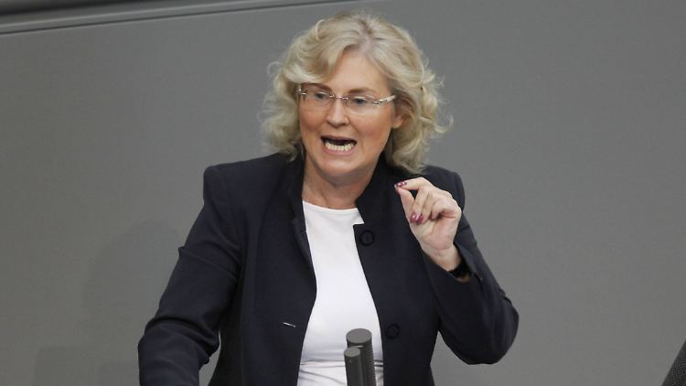 Kinder sollten an den Schritten zurück zur Normalität teilhaben, sagt Lambrecht.