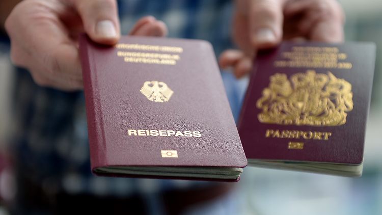 Bis Ende 2020 konnten Briten bei ihrer Einbürgerung in Deutschland auch die britische Staatsangehörigkeit behalten. 