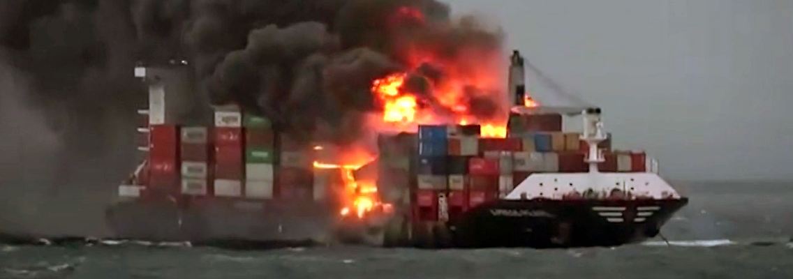 ContainerschiffBrand.jpg