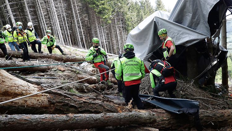 Die Experten werden das Seil nun akribisch untersuchen.