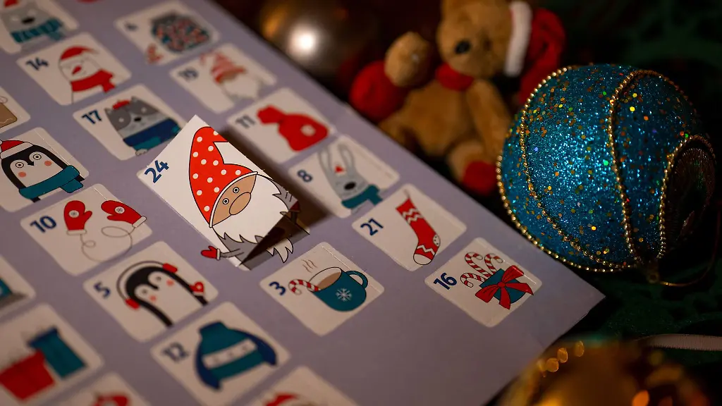 Geburtstag-und-Weihnachten-feiern-an-einem-Tag-Symbolbild