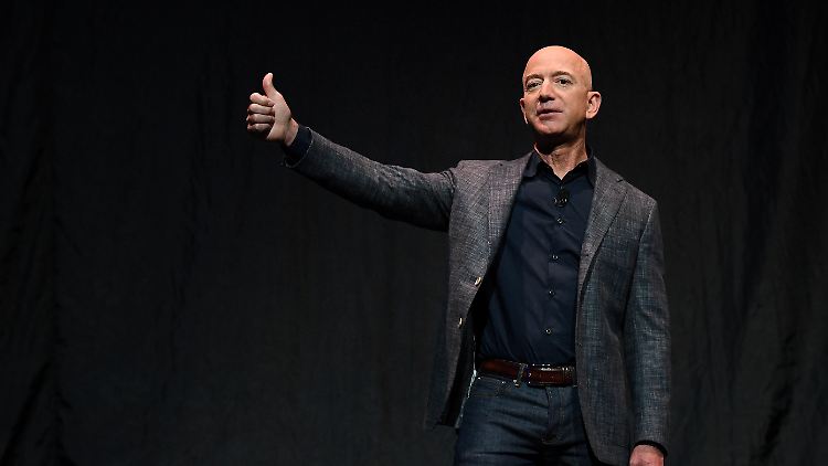 Bezos bleibt dem Konzern als Verwaltungsratschef erhalten.