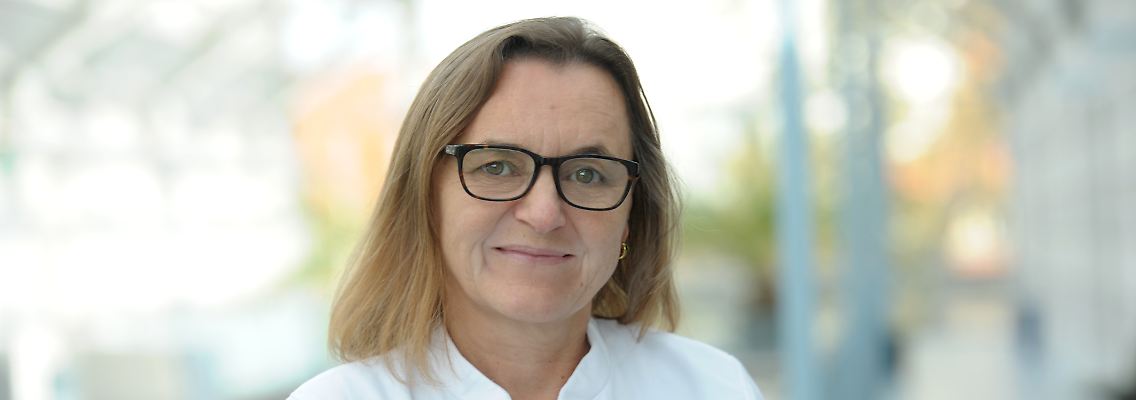 prof_carmenscheibenbogen_charite.jpg