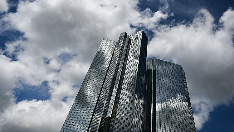 Die Deutsche Bank will versuchen, den Aktionären wieder eine Dividende zu zahlen.