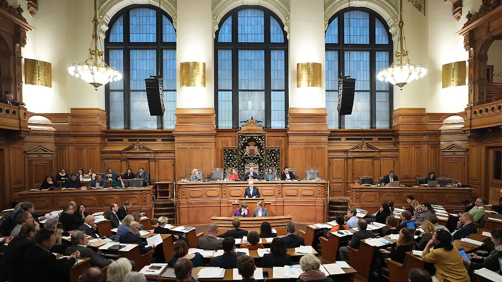 Die-Buergerschaft-gibt-gruenes-Licht-fuer-denRekord-Doppelhaushalt-ueber-knapp-44-Milliarden-Euro