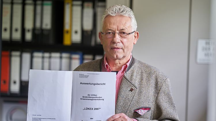 Wolfgang Grambs, Koordinator der letzten großen bundesweiten Pandemie-Übung 2007, beklagt eine unzureichende Umsetzung der damaligen Erkenntnisse in der heutigen Corona-Krise.