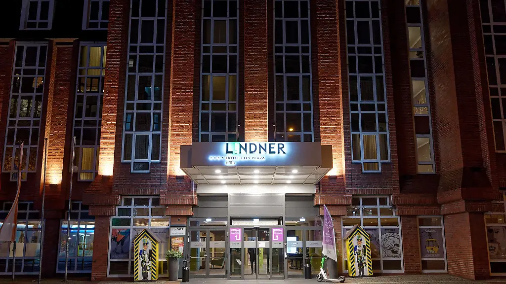 Die-Hotelkette-Lindner-ist-in-finanzielle-Schieflage-geraten-Das-Unternehmen-will-sich-in-einem-Insolvenzverfahren-in-Eigenverwaltung-sanieren-13-Haeuser-gehoeren-zu-der-Kette