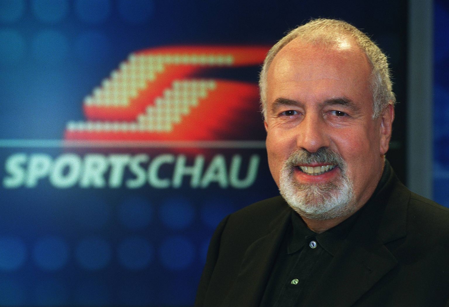 Heribert Faßbender ist einer der bekanntesten Sportkommentatoren des Landes. Auch, weil er immer wieder unfreiwillig Perlen der Fußballberichterstattung produzierte, die unvergessen bleiben. Wie zum Beispiel ...