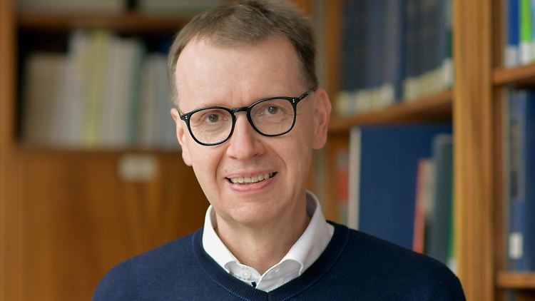 Christian Bogdan ist Experte für Mikrobiologie und Infektionsimmunologie.
